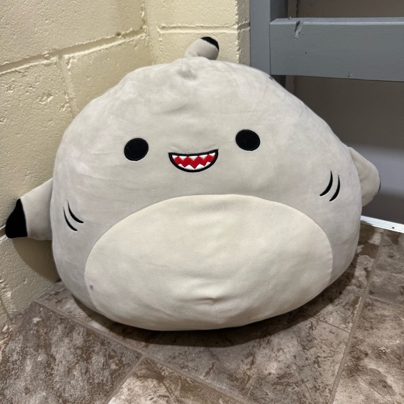 Kids SquishMallows Gordon the Shark Large Soft Stuffed Animal Toy Unisex No Tags - Picture 2 of 14